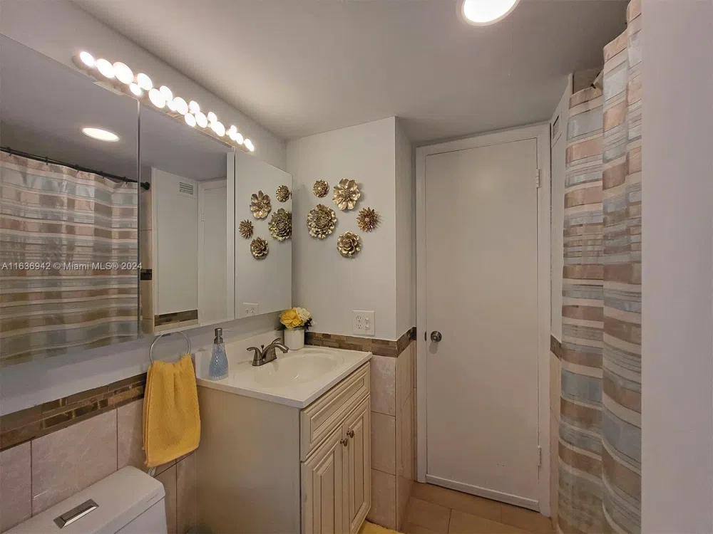 1825 S Ocean Dr #206 Hallandale Beach, FL 33009