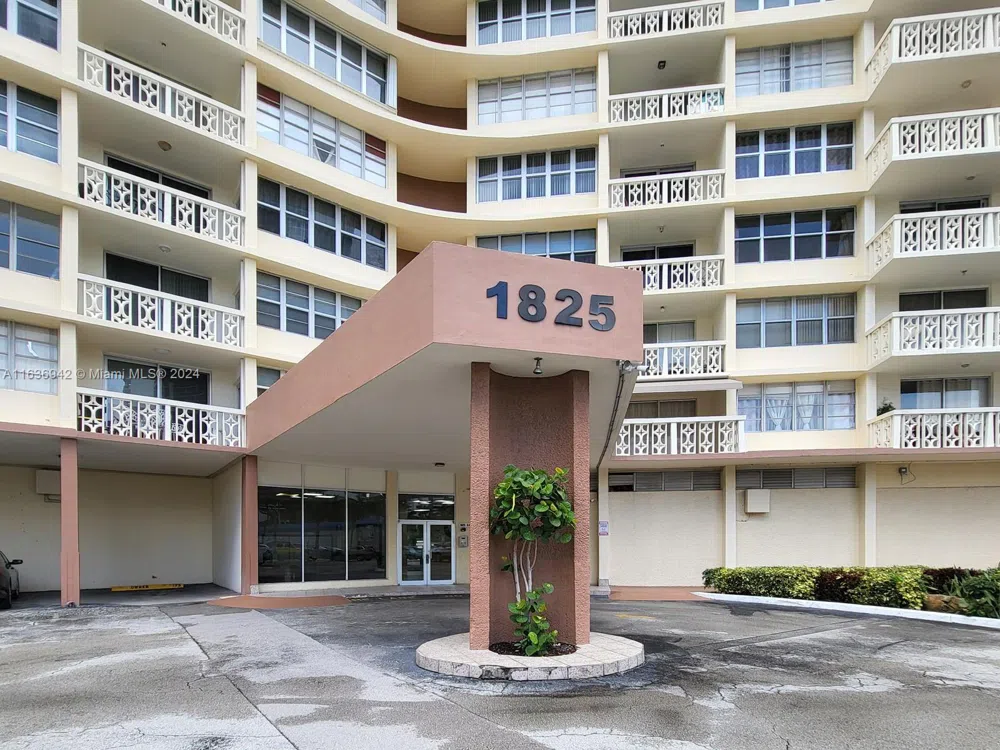 1825 S Ocean Dr #206 Hallandale Beach, FL 33009