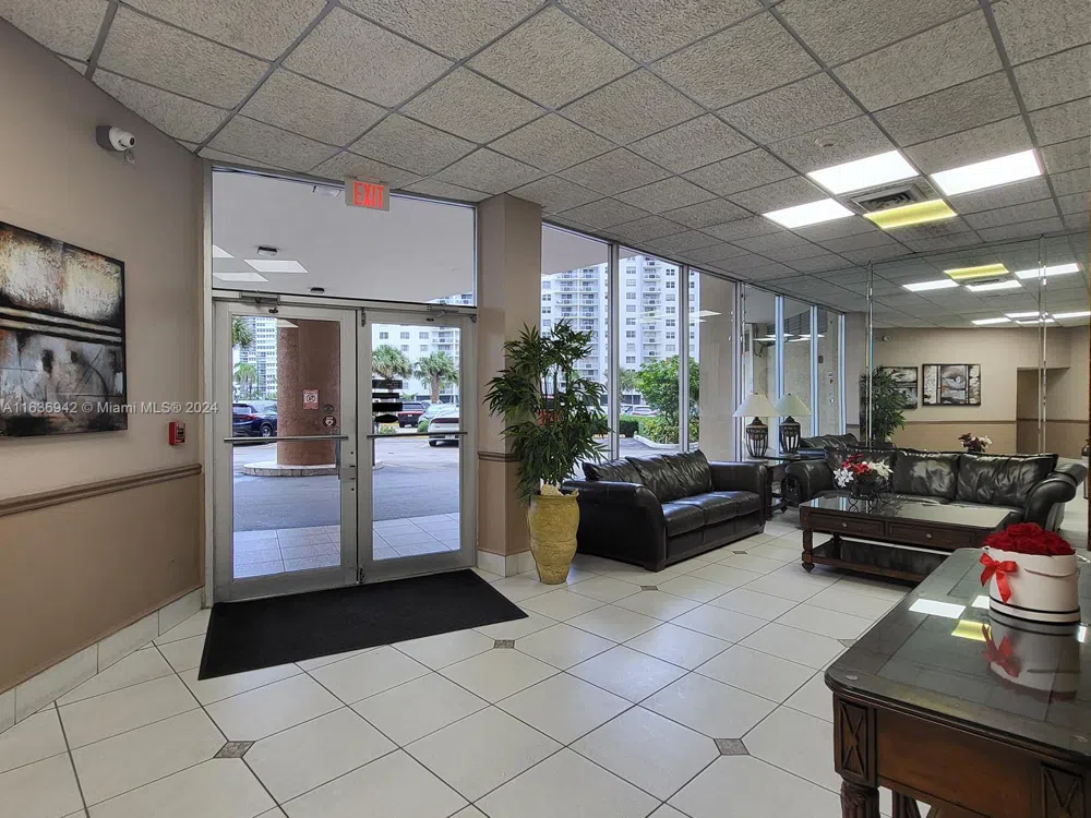 1825 S Ocean Dr #206 Hallandale Beach, FL 33009