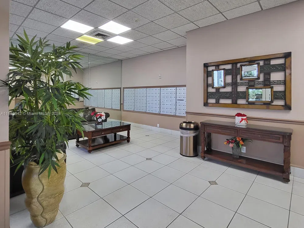 1825 S Ocean Dr #206 Hallandale Beach, FL 33009