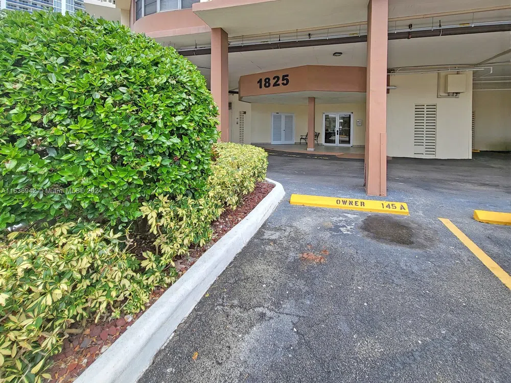 1825 S Ocean Dr #206 Hallandale Beach, FL 33009