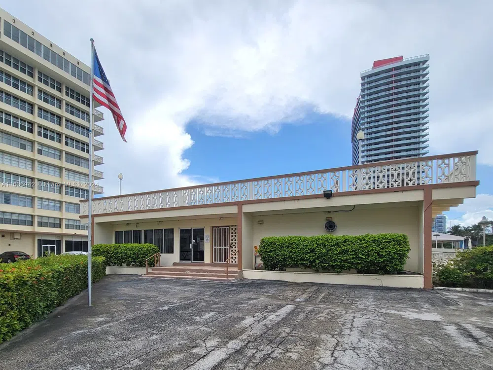 1825 S Ocean Dr #206 Hallandale Beach, FL 33009