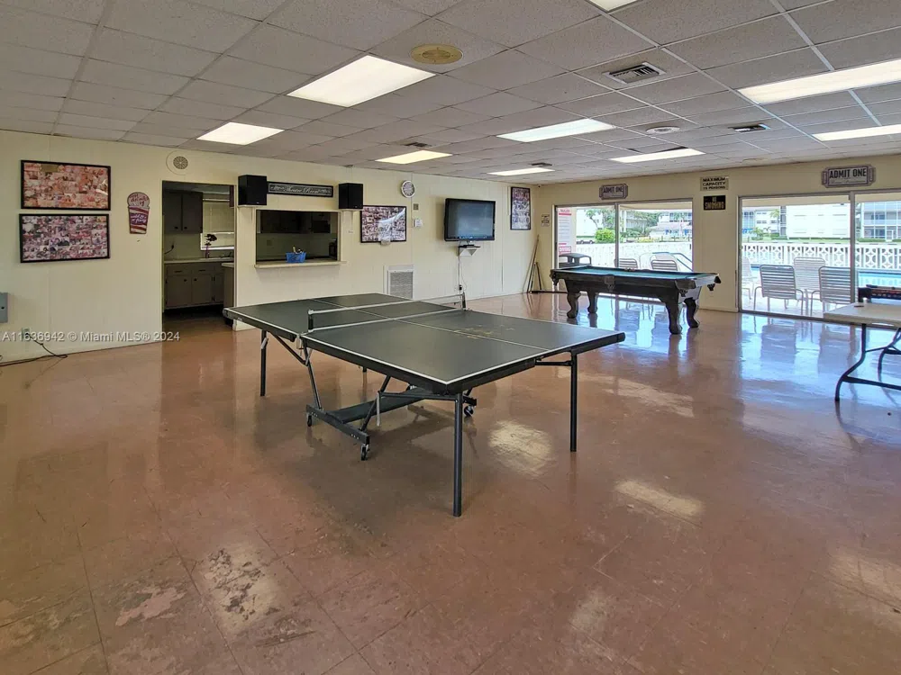 1825 S Ocean Dr #206 Hallandale Beach, FL 33009