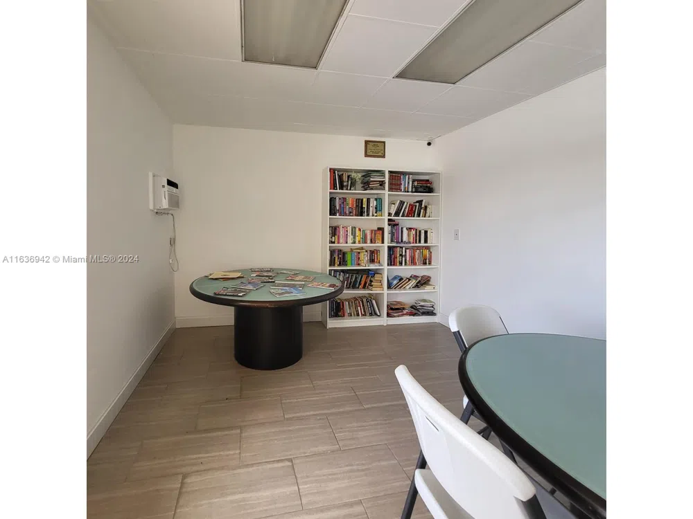 1825 S Ocean Dr #206 Hallandale Beach, FL 33009