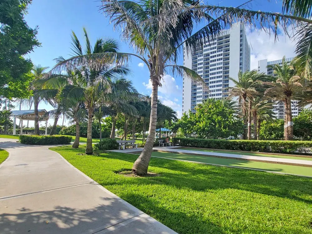 1825 S Ocean Dr #206 Hallandale Beach, FL 33009