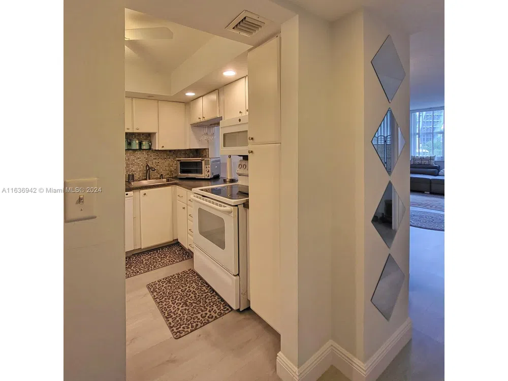 1825 S Ocean Dr #206 Hallandale Beach, FL 33009