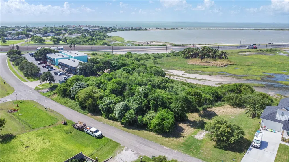 9 BAYVIEW BOULEVARD Portland, TX 78374
