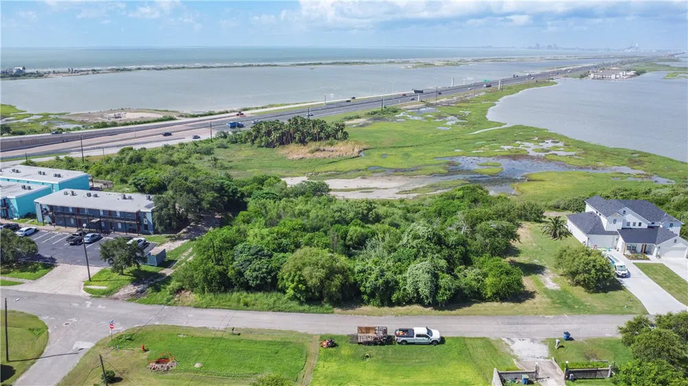 9 BAYVIEW BOULEVARD Portland, TX 78374