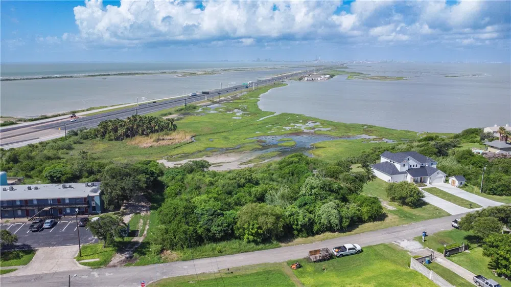 9 BAYVIEW BOULEVARD Portland, TX 78374