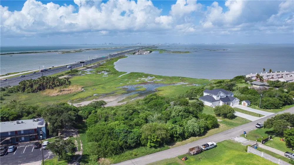 9 BAYVIEW BOULEVARD Portland, TX 78374