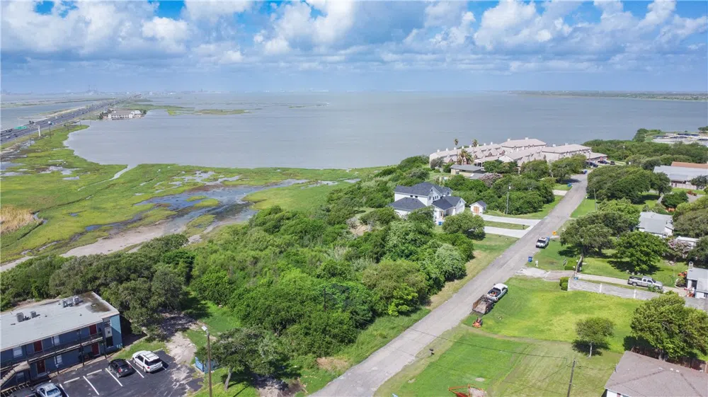 9 BAYVIEW BOULEVARD Portland, TX 78374
