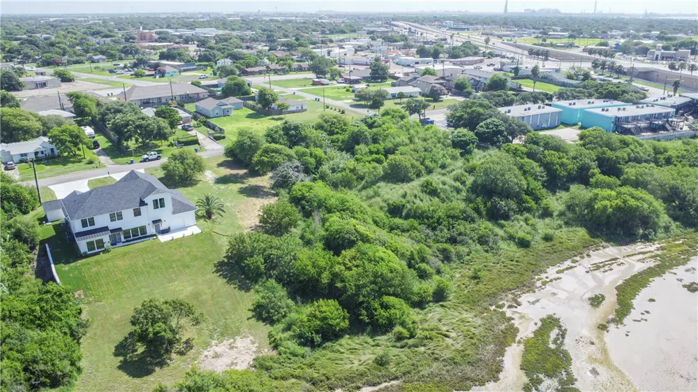 9 BAYVIEW BOULEVARD Portland, TX 78374