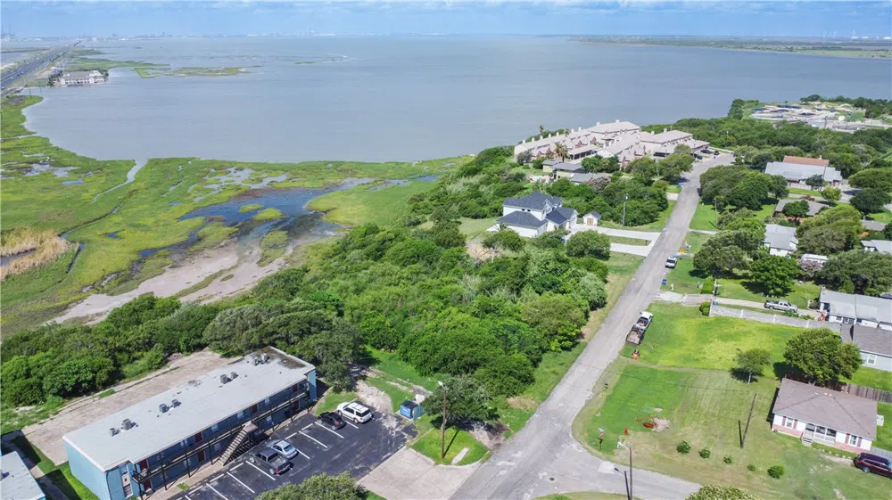 9 BAYVIEW BOULEVARD Portland, TX 78374