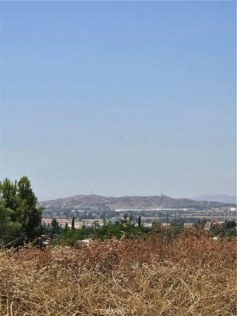 9575 Oak Glen Road Cherry Valley, CA 92223