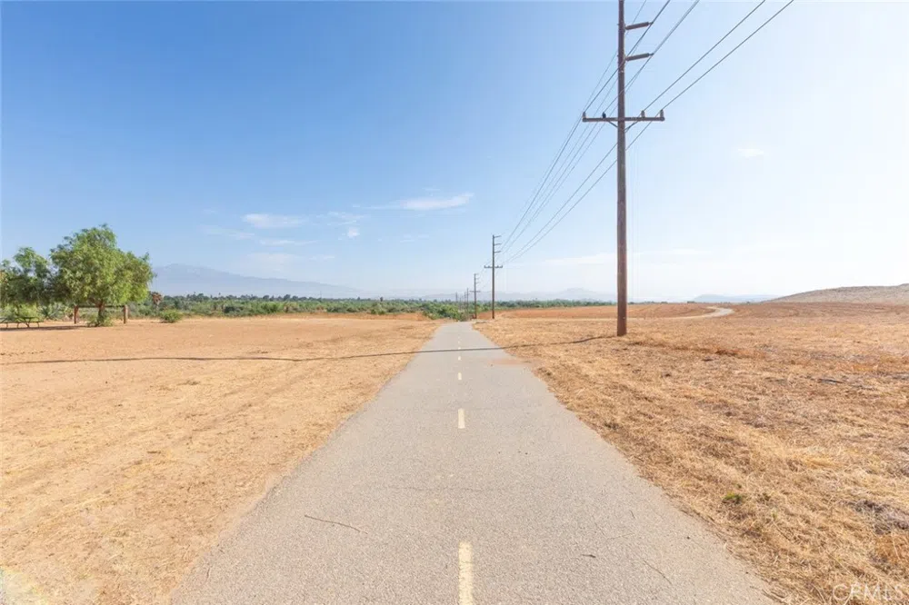 Arlington Avenue Norco, CA 92860