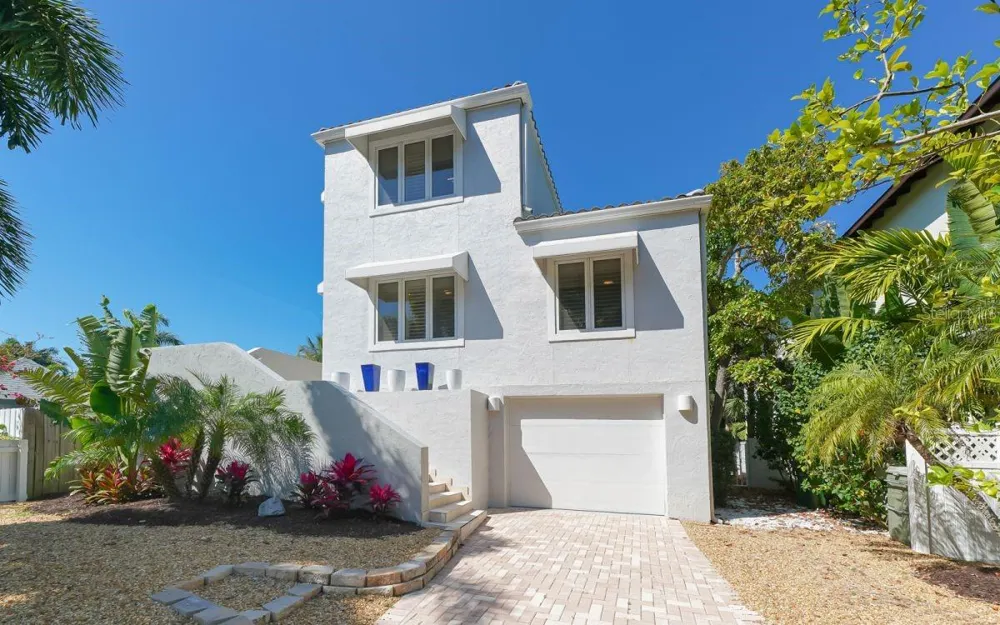 228 VAN BUREN DRIVE Sarasota, FL 34236