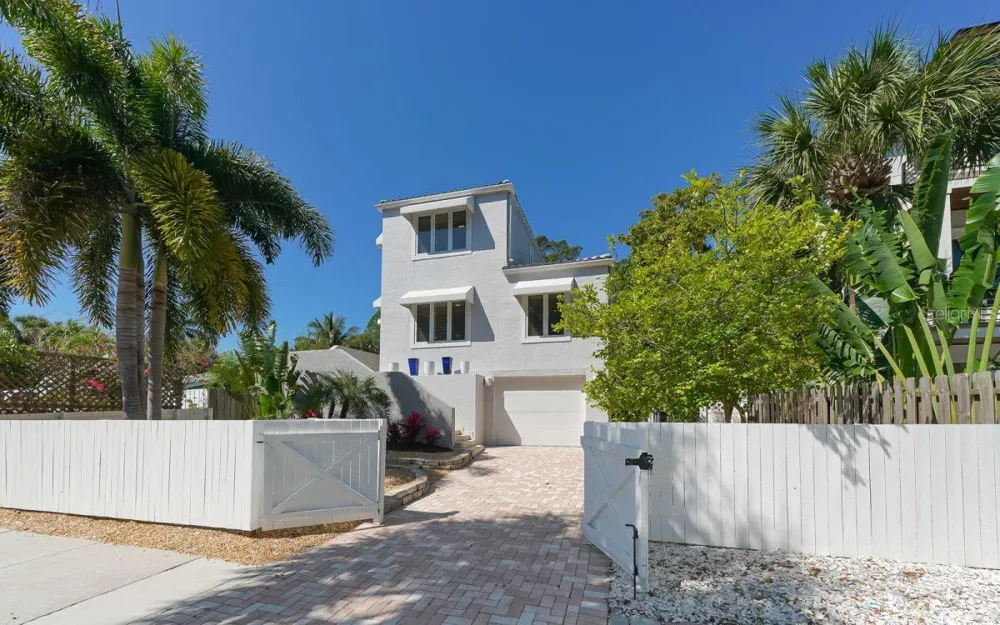 228 VAN BUREN DRIVE Sarasota, FL 34236