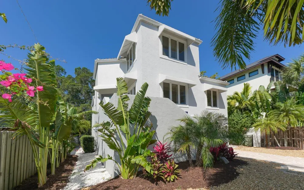 228 VAN BUREN DRIVE Sarasota, FL 34236