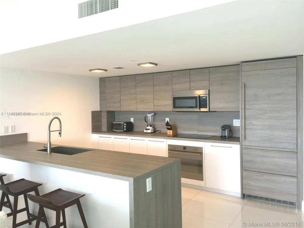 400 Sunny Isles Blvd #1019 Sunny Isles Beach, FL 33160
