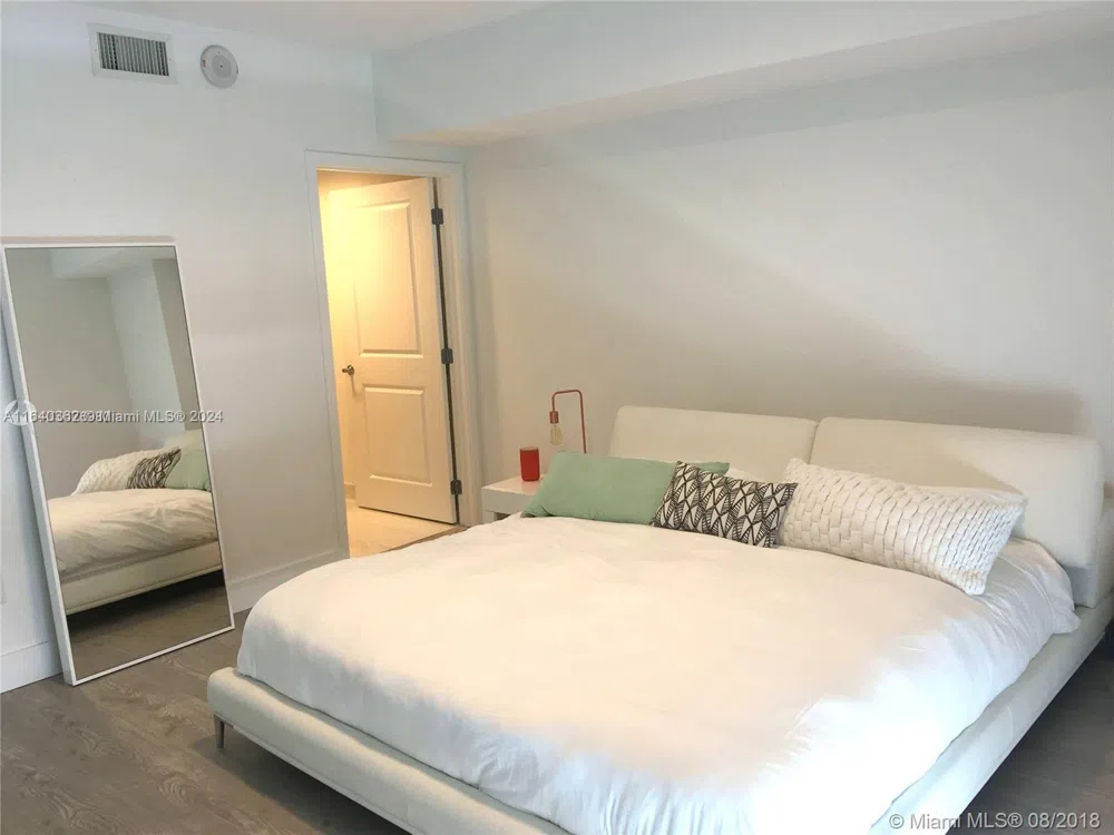 400 Sunny Isles Blvd #1019 Sunny Isles Beach, FL 33160