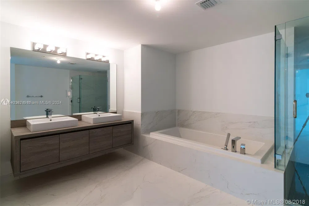 400 Sunny Isles Blvd #1019 Sunny Isles Beach, FL 33160