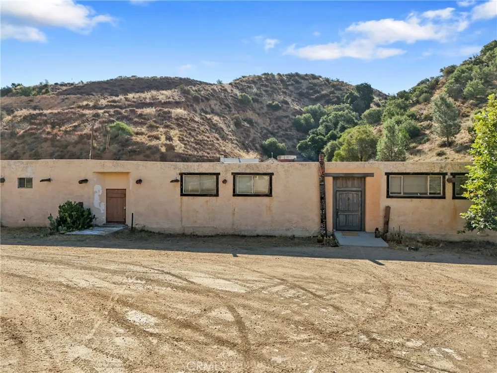 13684 Sierra Agua Dulce, CA 91390
