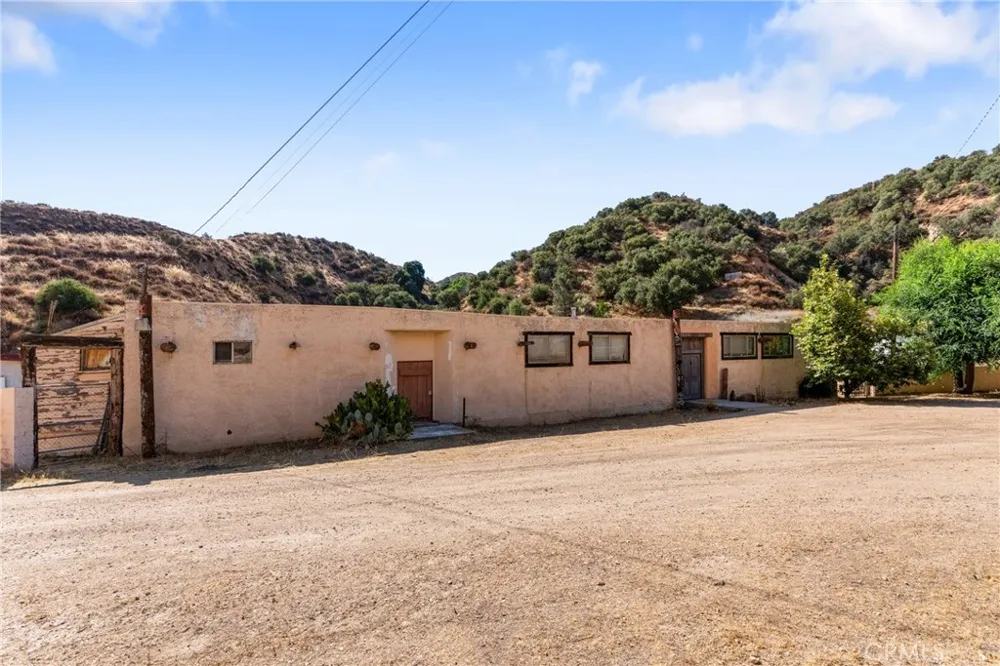 13684 Sierra Agua Dulce, CA 91390