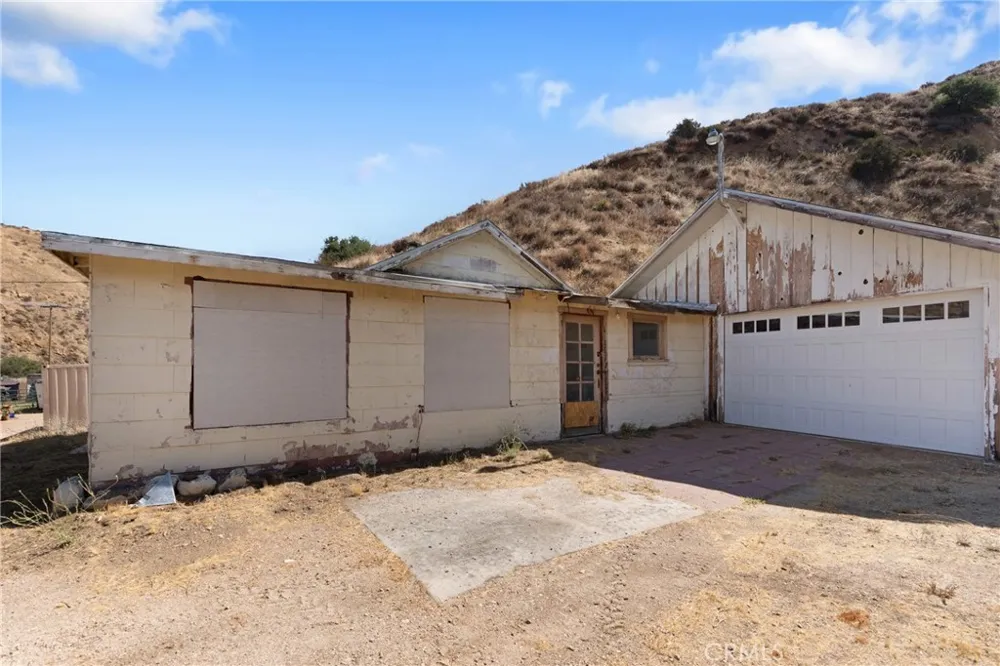 13684 Sierra Agua Dulce, CA 91390
