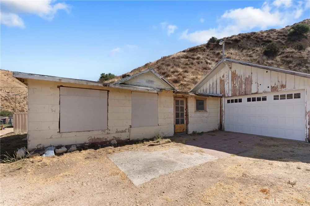 13684 Sierra Agua Dulce, CA 91390