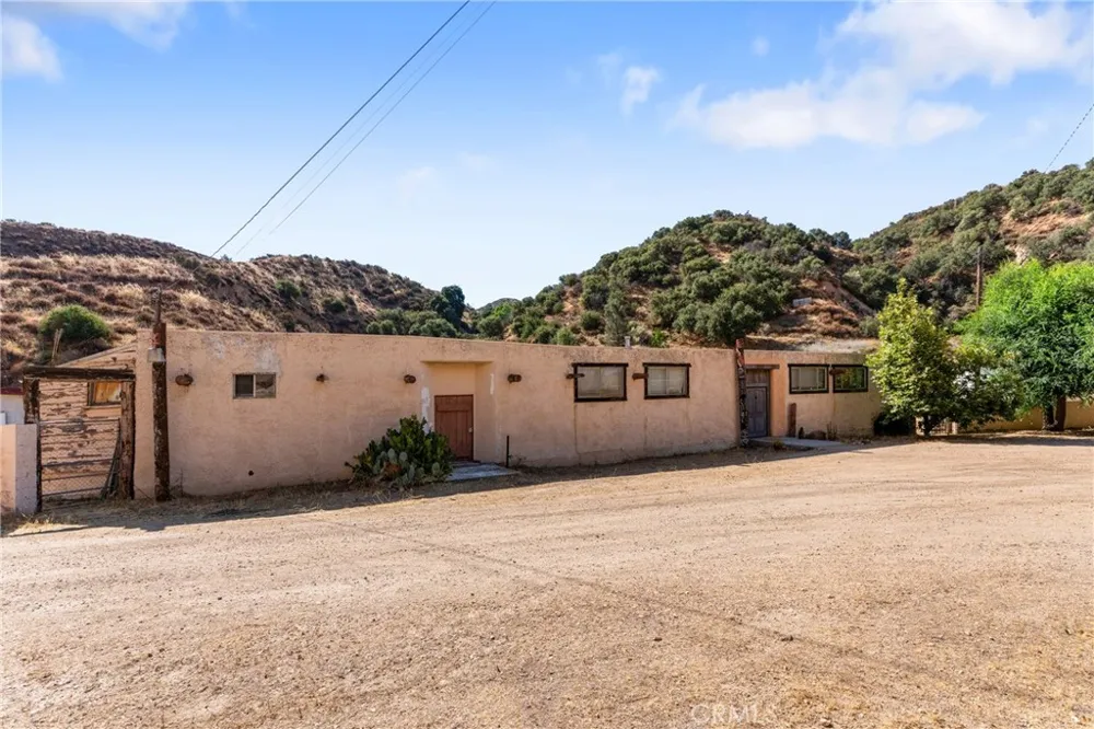 13684 Sierra Agua Dulce, CA 91390