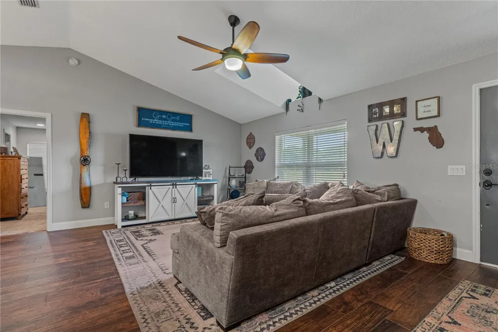 3422 SR 471 Sumterville, FL 33585