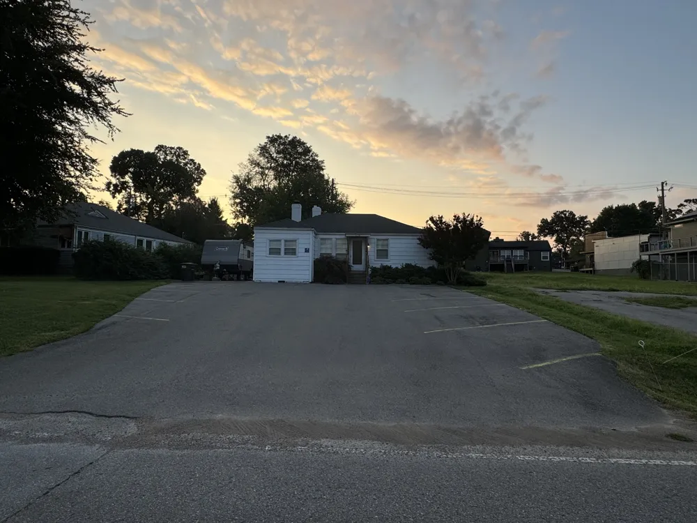 628 W Iris Dr Nashville, TN 37204