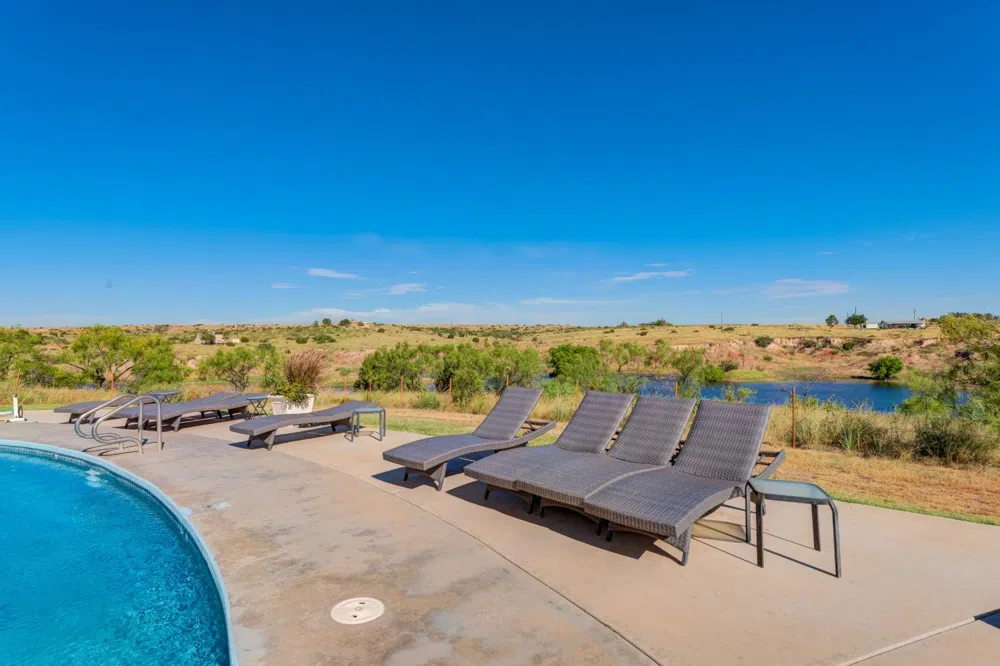 325 Sand Creek Southland, TX 79364