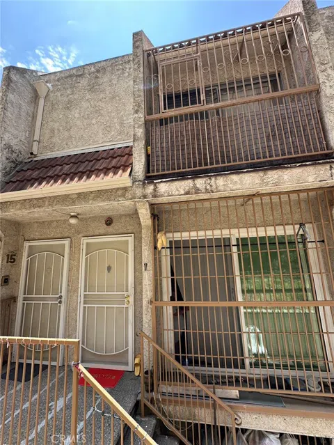 909 New Depot Street #15-16