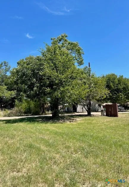 505 E 4th Street Cameron, TX 76520