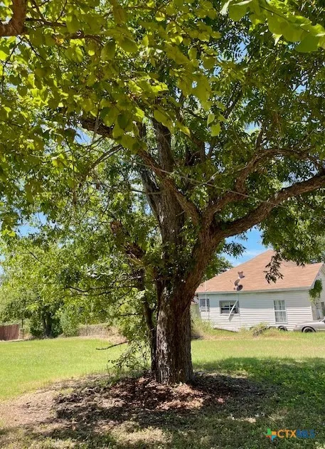 505 E 4th Street Cameron, TX 76520