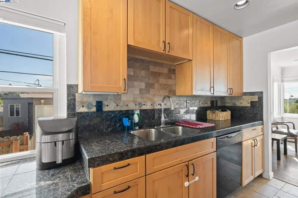 108 Mesa Vallejo, CA 94591