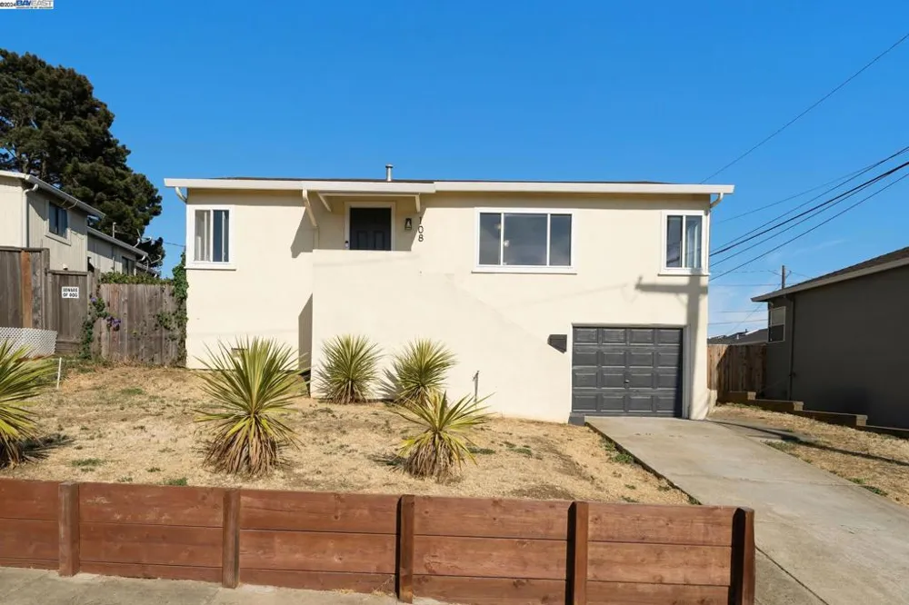 108 Mesa Vallejo, CA 94591