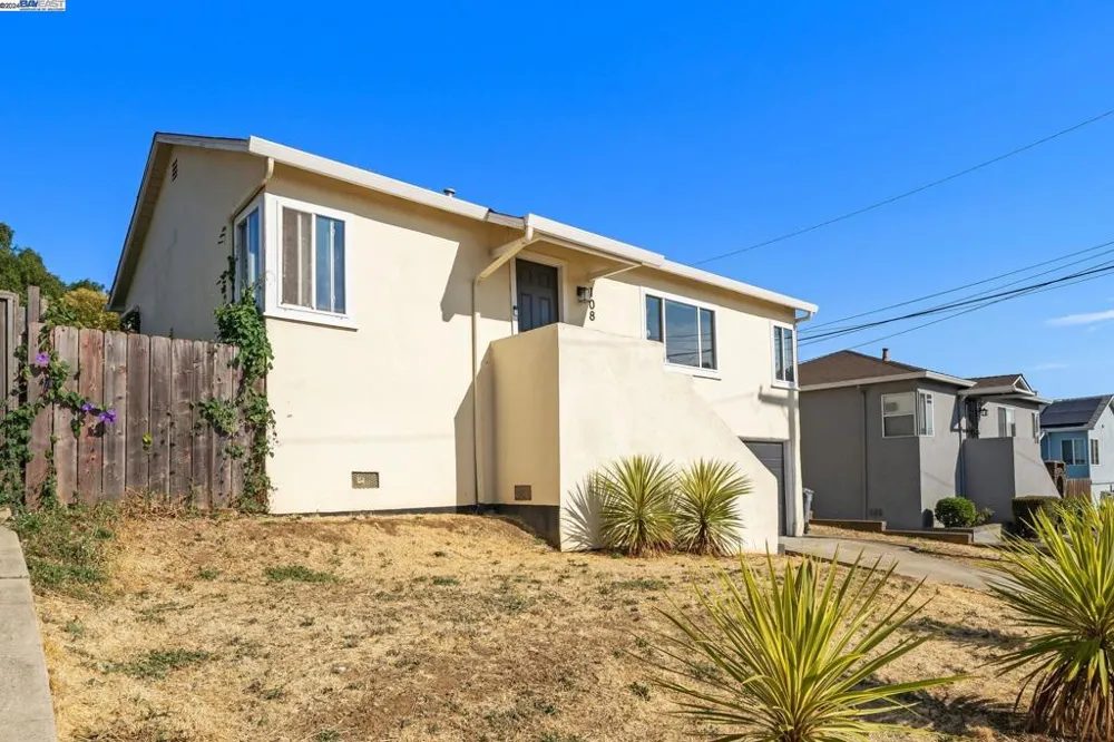 108 Mesa Vallejo, CA 94591
