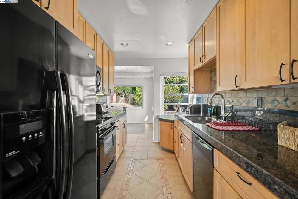 108 Mesa Vallejo, CA 94591