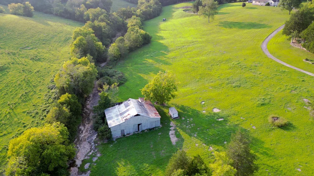 0 John Donald Lane Brush Creek, TN 38547