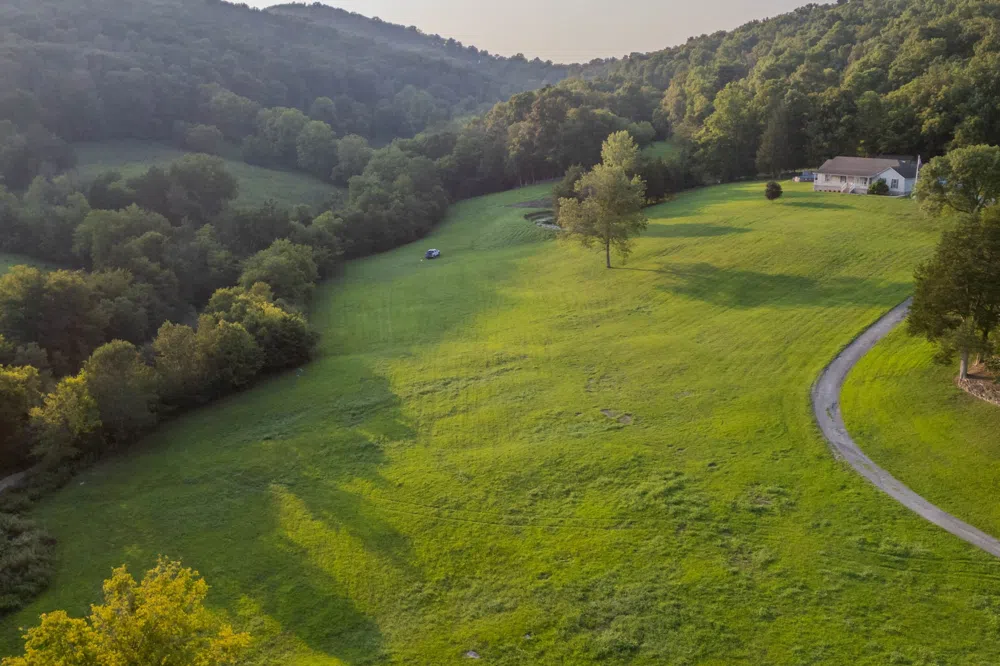 0 John Donald Lane Brush Creek, TN 38547