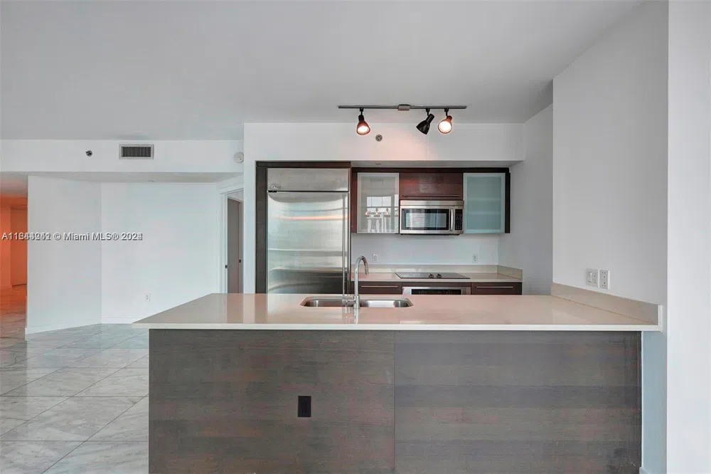 55 SE 6th St #3401 Miami, FL 33131