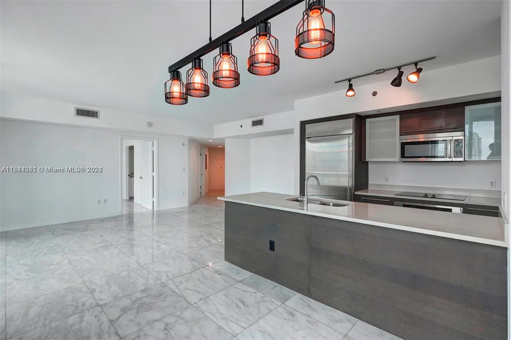 55 SE 6th St #3401 Miami, FL 33131