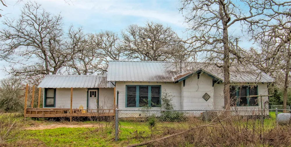 5100 Wood Duck Drive Flatonia, TX 78959