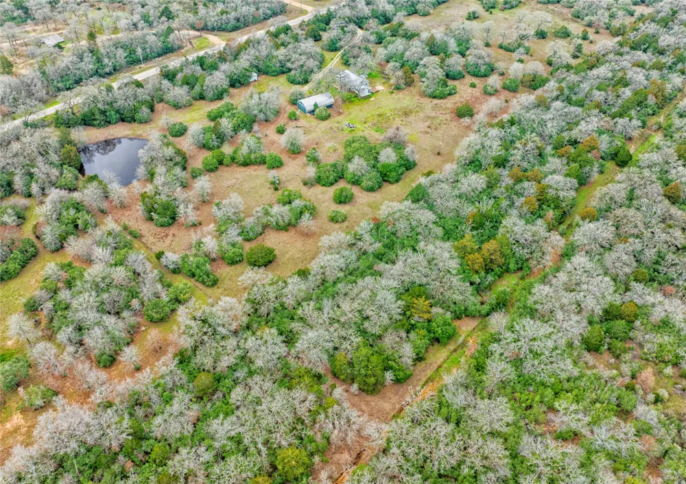 5100 Wood Duck Drive Flatonia, TX 78959
