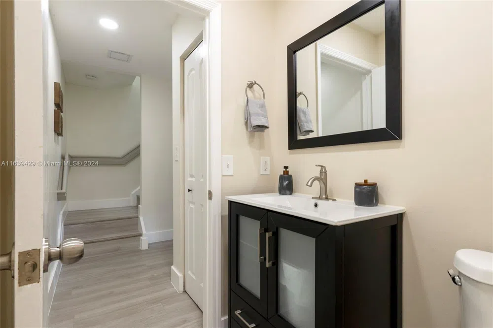 18606 SW 100th Ave #18606 Cutler Bay, FL 33157