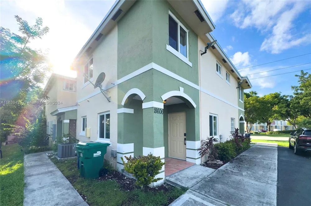 18606 SW 100th Ave #18606 Cutler Bay, FL 33157