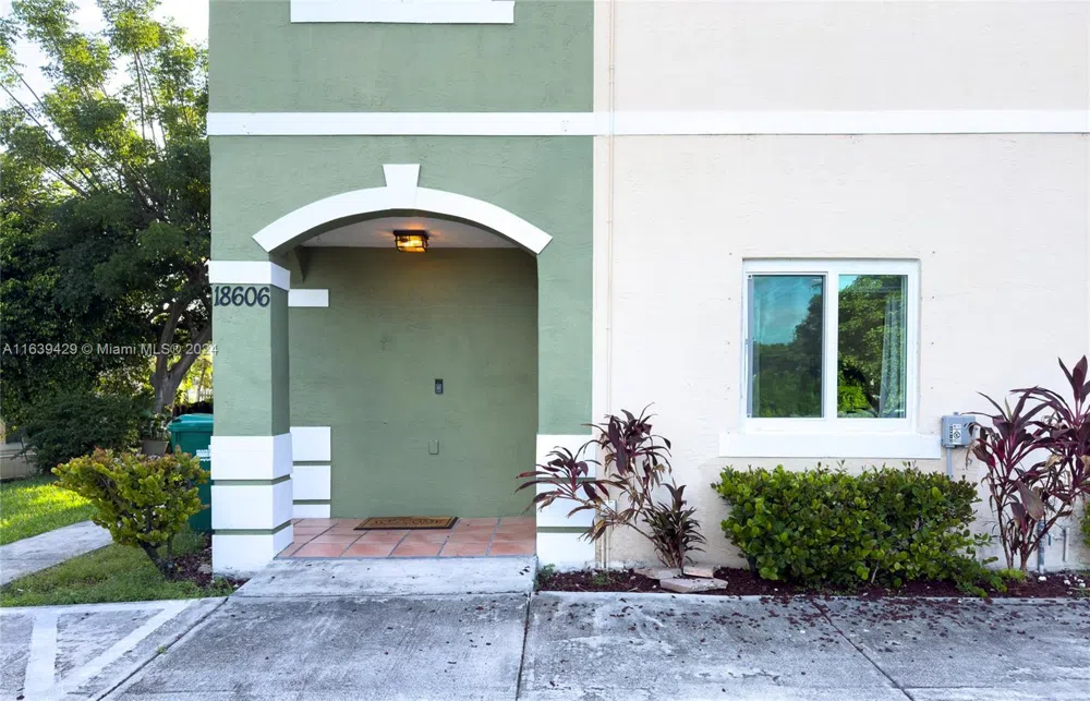 18606 SW 100th Ave #18606 Cutler Bay, FL 33157