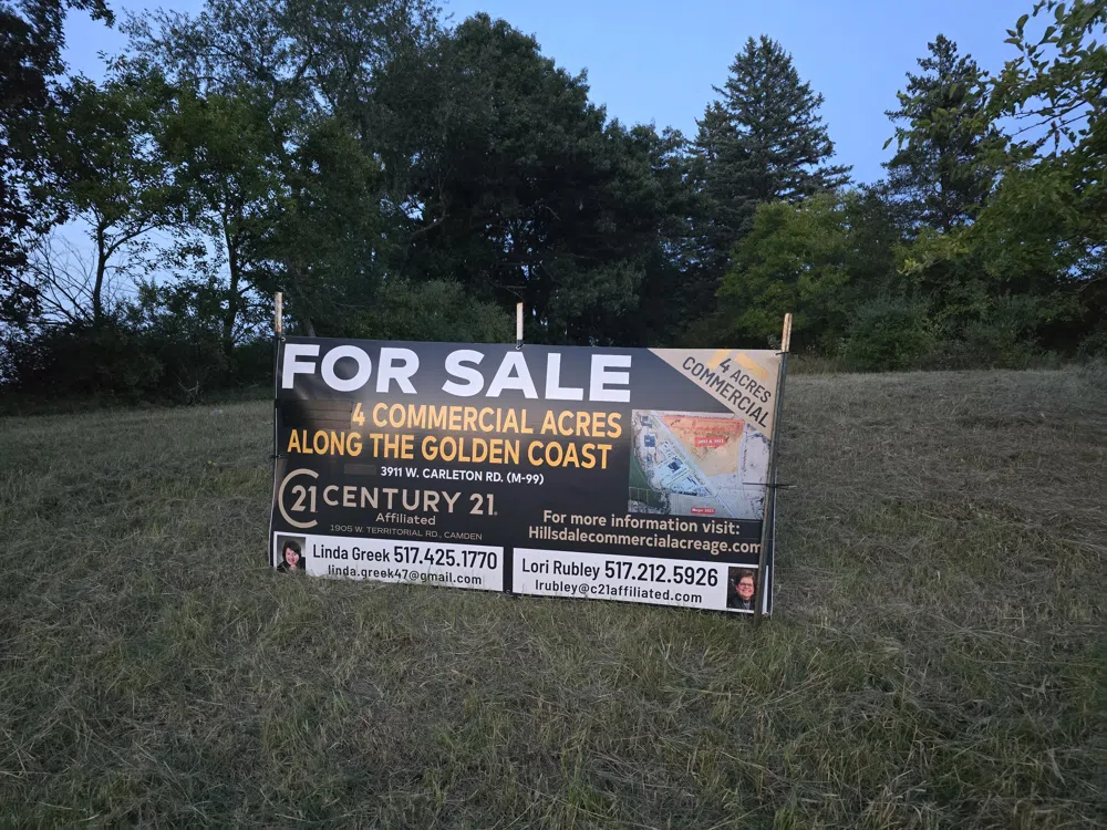 3911 W Carleton Road Hillsdale, MI 49242